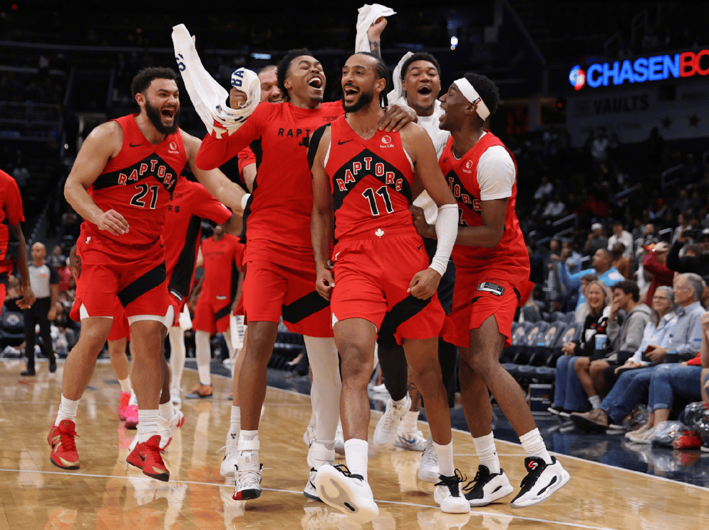 猛龙翻盘山东队,恩比德点燃赛场 猛龙翻盘山东队,恩比德点燃赛场