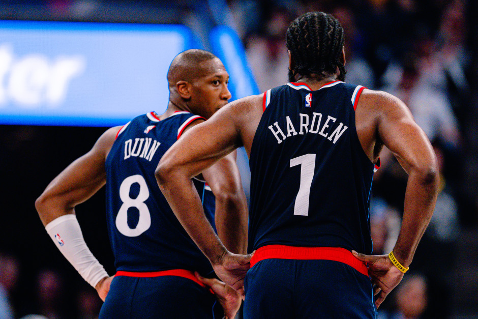 包含快船鏖战爵士，保罗关键制胜的词条