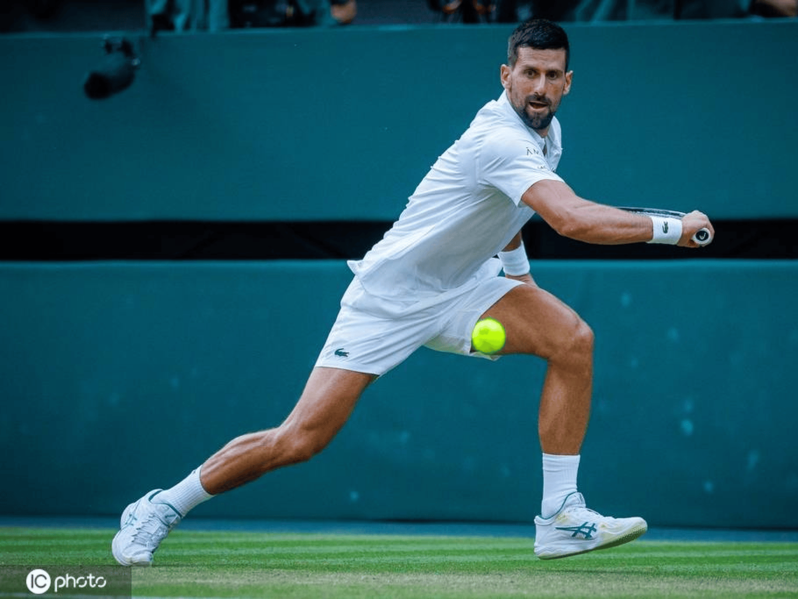 温网力克拉沃尔杯，德约科维奇关键制胜