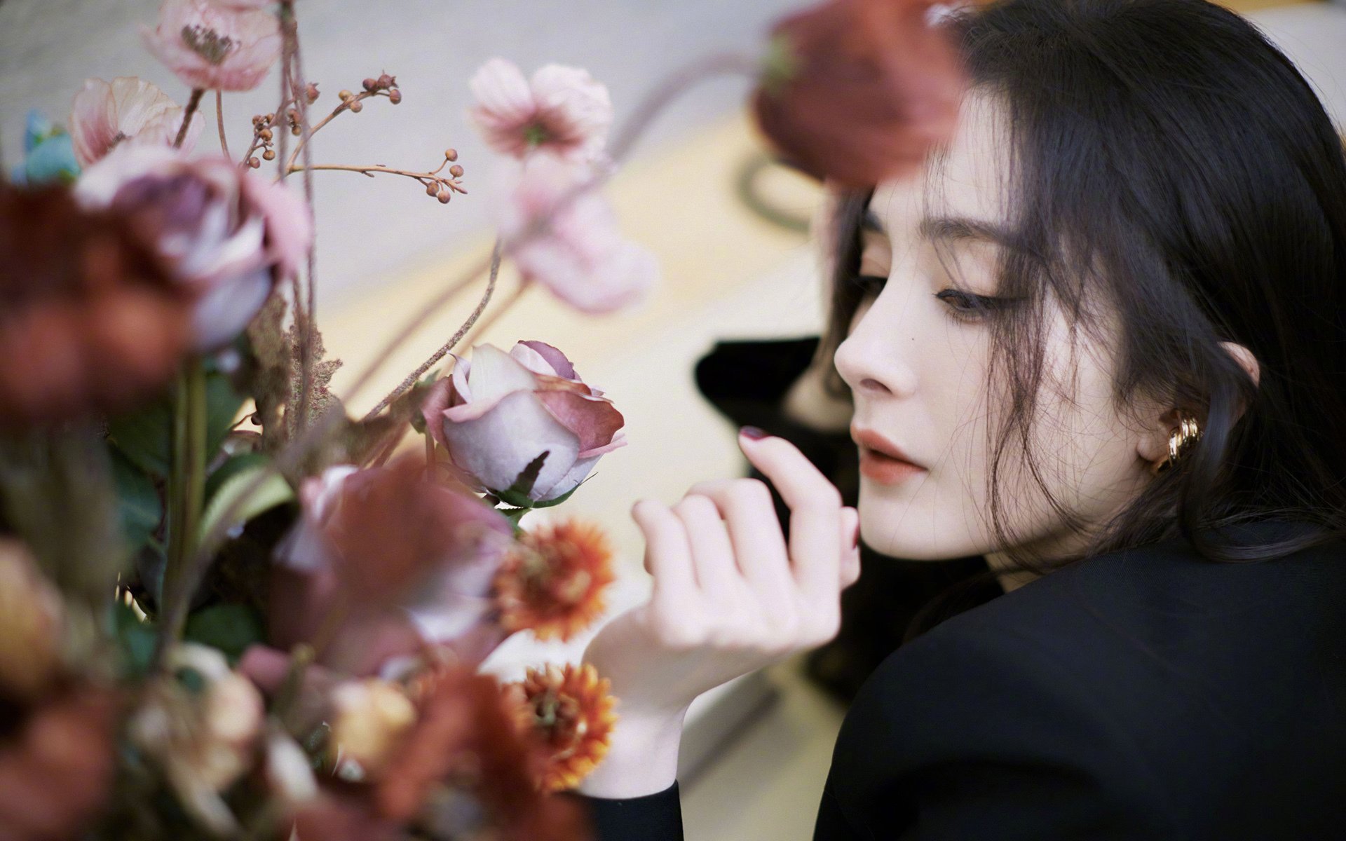 唯一之战,当里昂的蓝邂逅哥伦比亚的黄,阿圭罗以夕阳为笔写下终章