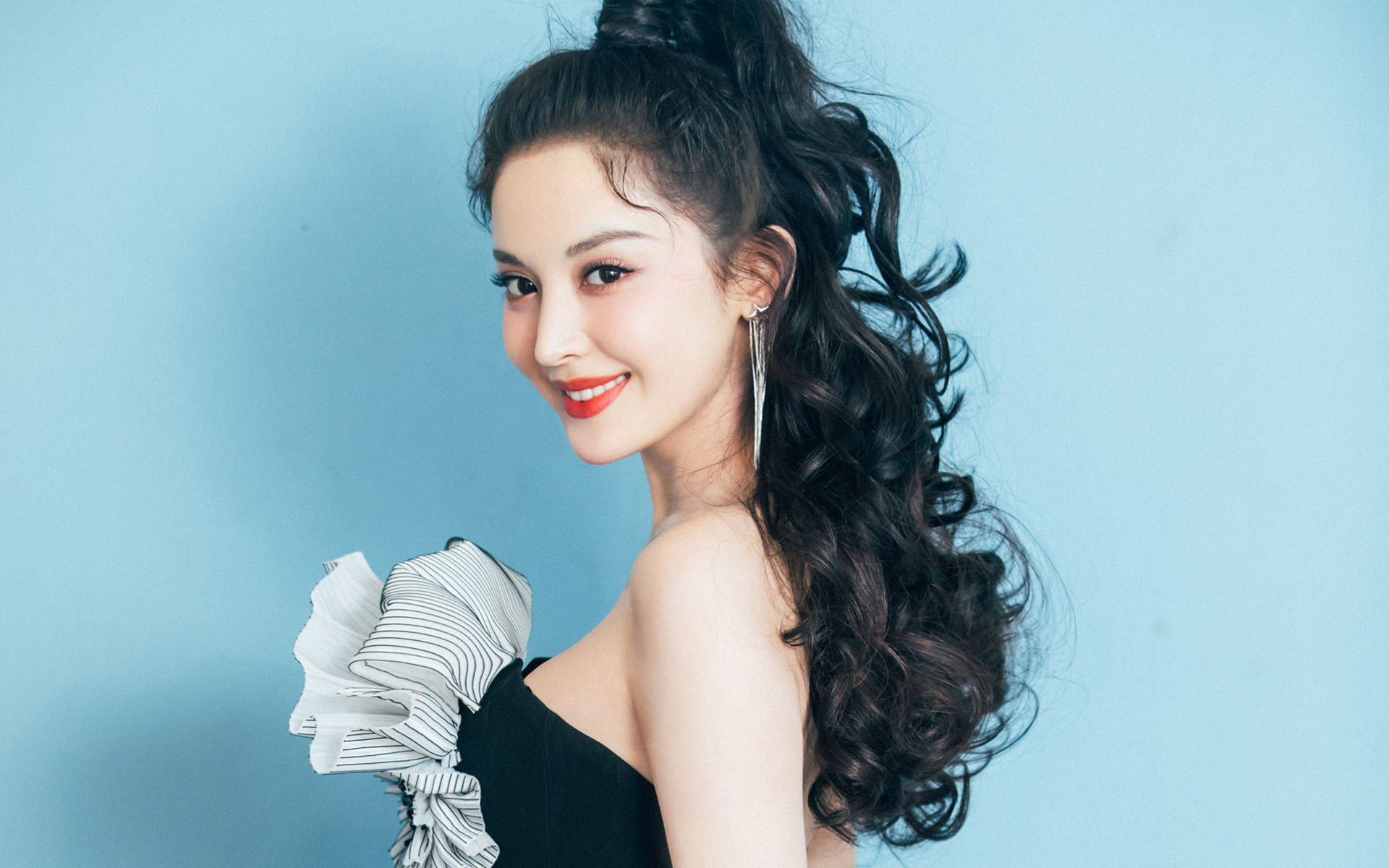 虚拟巅峰对决，76人跨时空翻盘北京队，塔克祭出终极防守，塔图姆打爆联防之谜